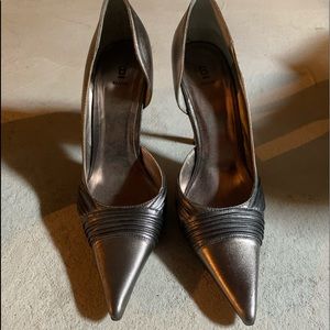 Metallic gunmetal pointed toe heels